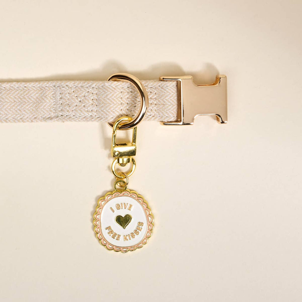 Pawfect Collar Charm–Free Kisses