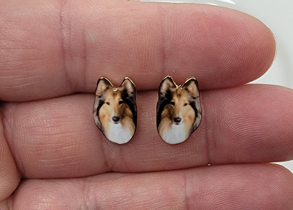DOG PICTURE POST EARRINGS.
