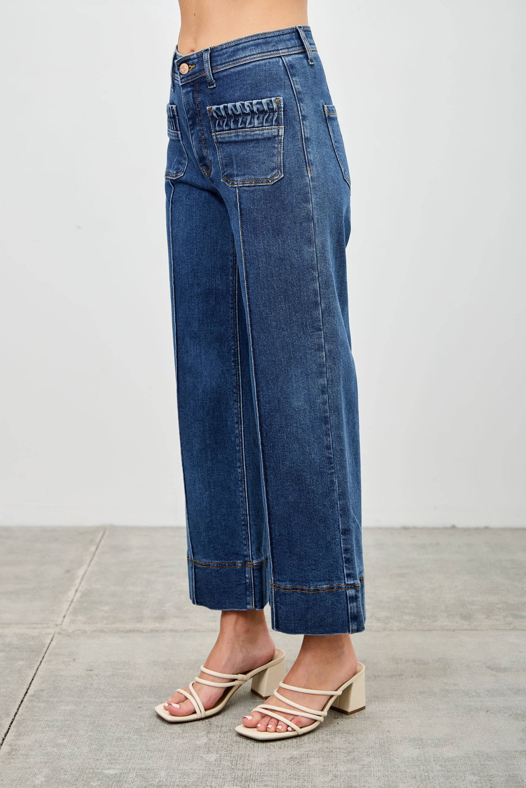 MID RISE CROP WIDE WITH PLEATS POCKET