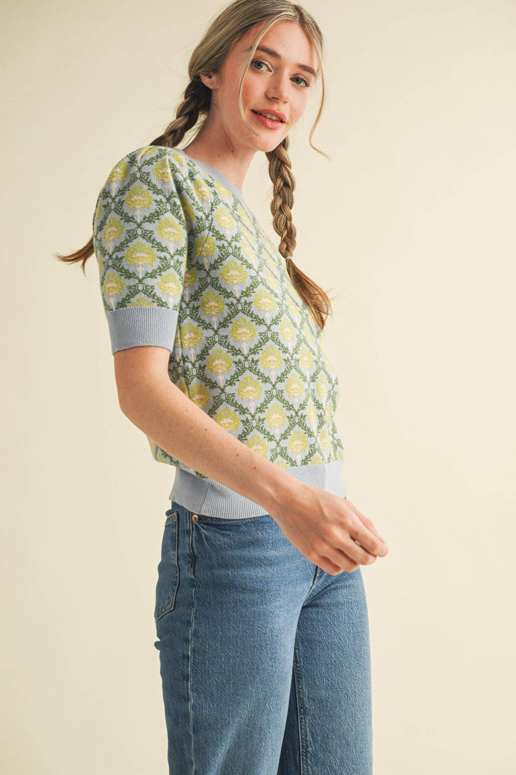 FLORAL PATTERN SHORT SLEEVE SWEATER