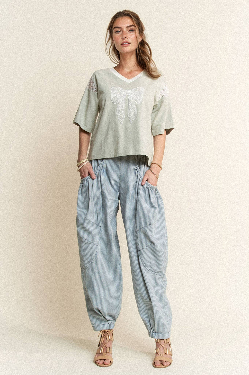 LACE EMBROIDERED RIBBON PATCH SHORT SLEEVE TOP