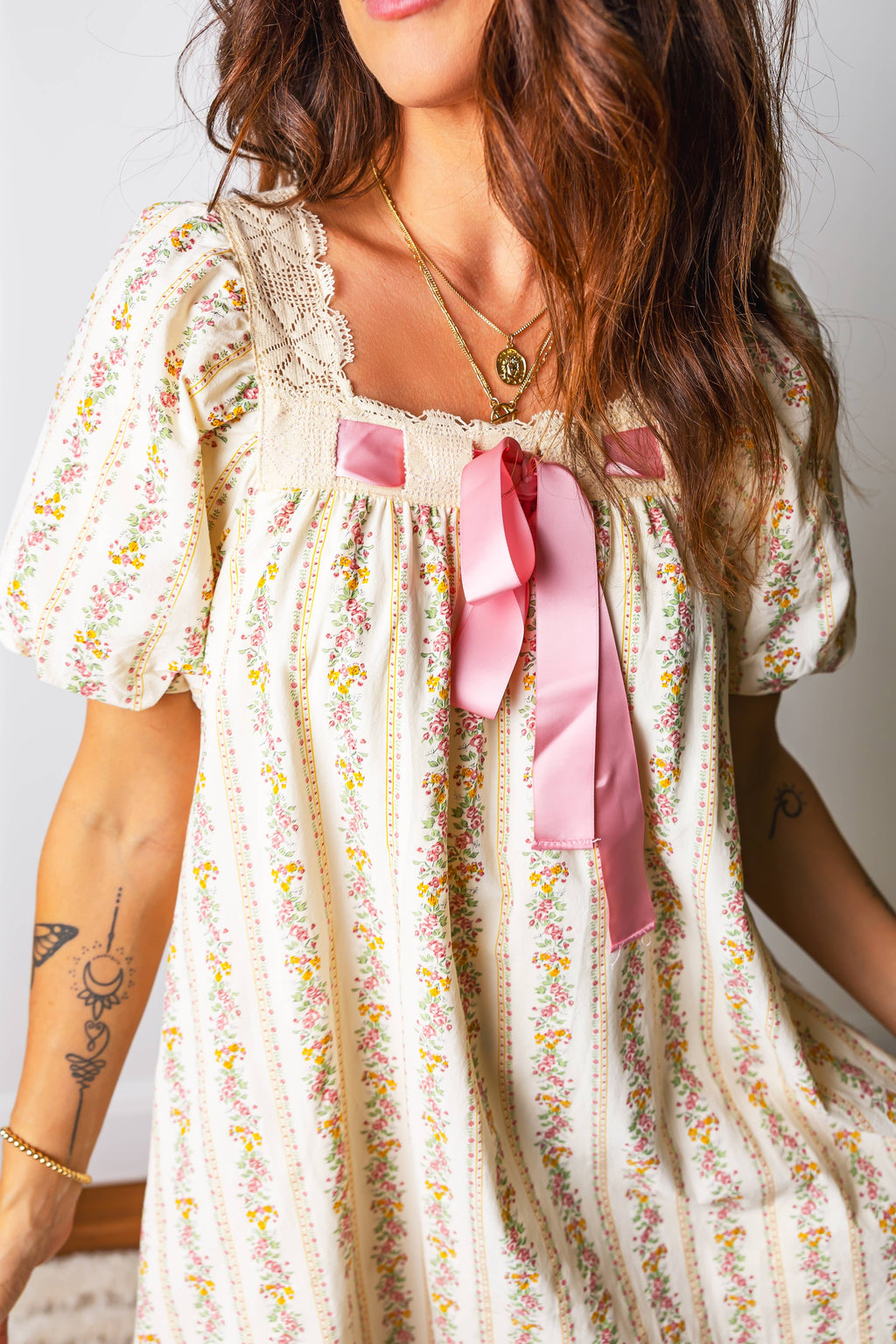Floral Print Contrast Ribbon Bow Lace Patched Mini Dress