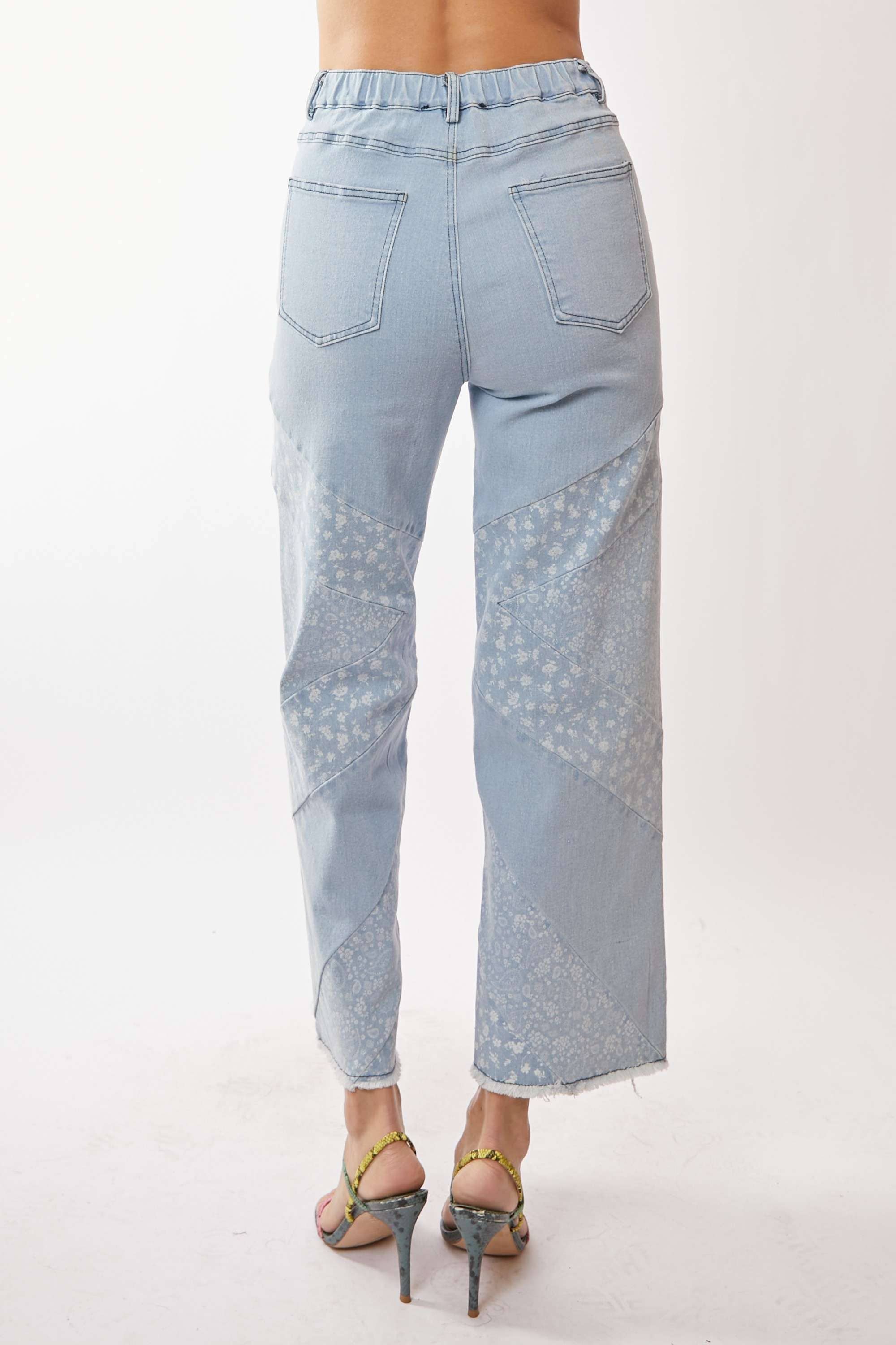PLUS WIDE OPENING DENIM FLORAL AND PAISLEY PRINT