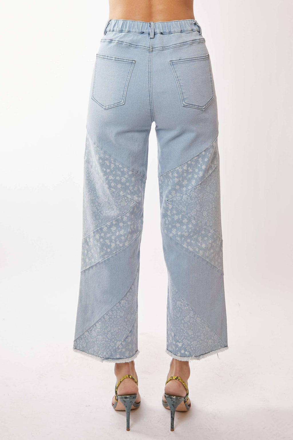 PLUS WIDE OPENING DENIM FLORAL AND PAISLEY PRINT