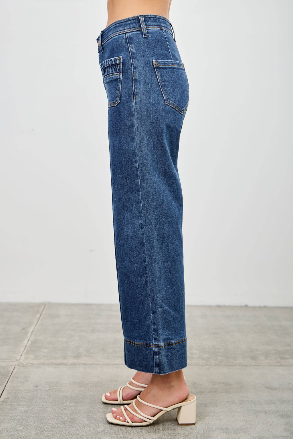 MID RISE CROP WIDE WITH PLEATS POCKET